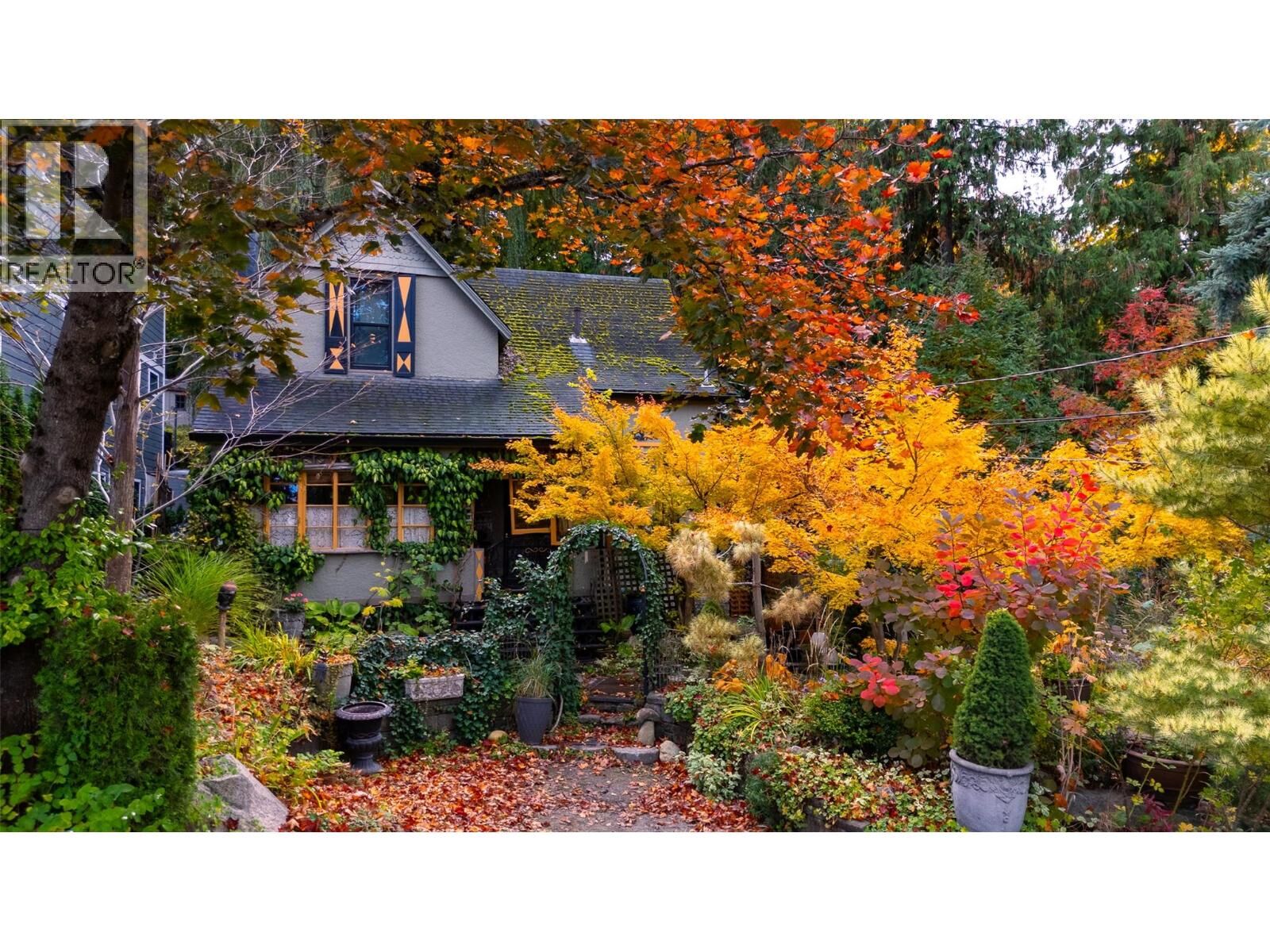 Property Photo:  218 Union Street  BC V6L 4A3 