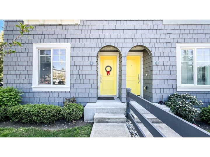 Property Photo:  15487 99A Avenue 1  BC V3R 0G9 