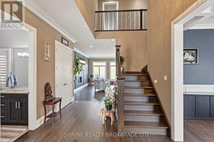 Property Photo:  977 Longworth Road  ON N6K 0C9 