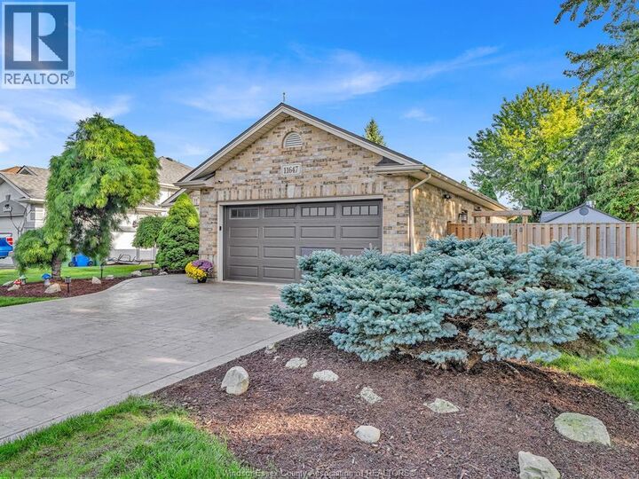 Property Photo:  11647 Dillon  ON N8P 1L3 