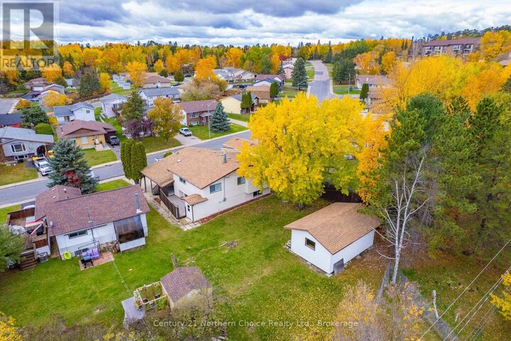Property Photo:  25 Cambrian Drive  ON P9N 4X4 