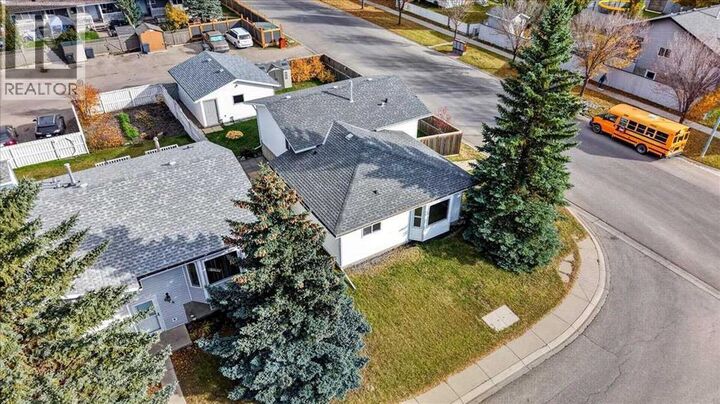 Property Photo: 616 18 Street Southeast AB T1V 1L7