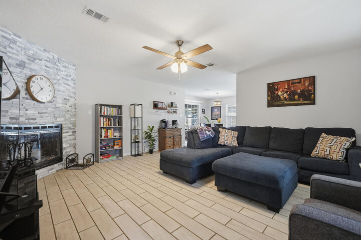 Property Photo: 173 Richpien Road FL 32547