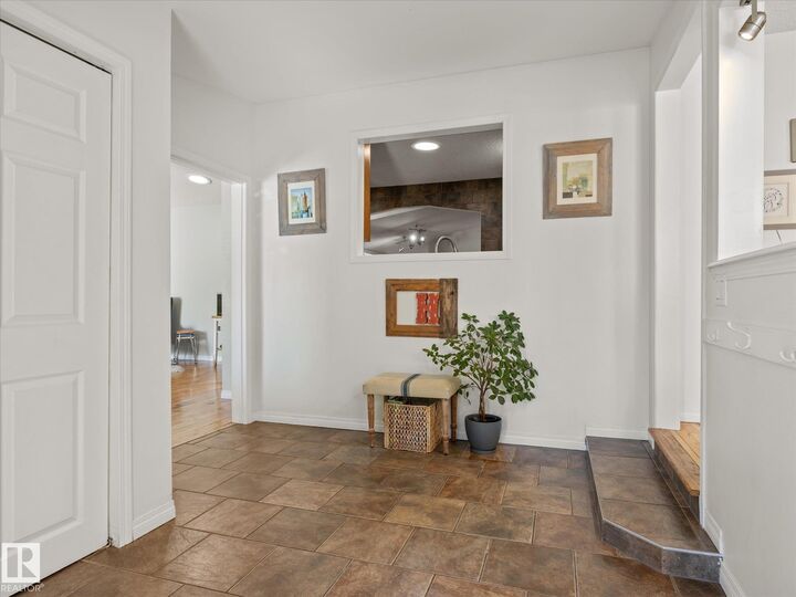 Property Photo:  6804 94A Avenue NW  AB T6B 0Y8 