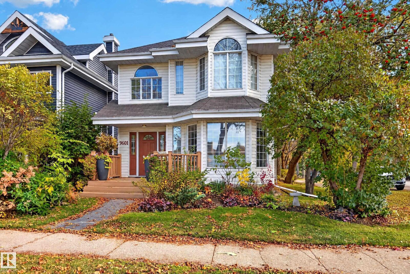 Property Photo:  9601 101 Street NW  AB T5K 0W7 