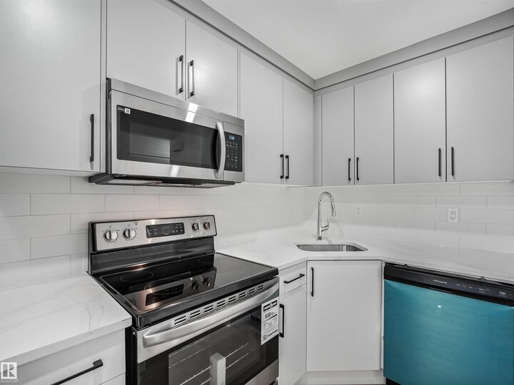 Property Photo:  2345 139 Avenue NW  AB T5Y 1S1 