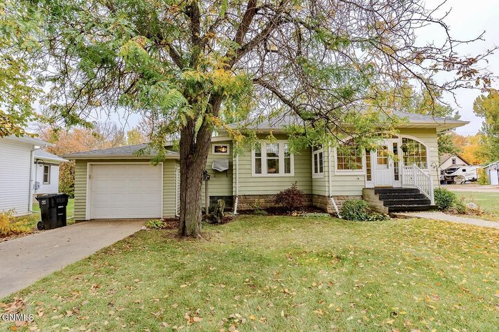 Property Photo:  211 Ertel Avenue  ND 58656 