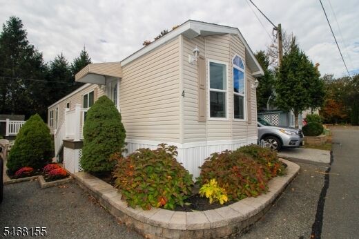 Property Photo:  4 Makepeace Rd  NJ 07438 