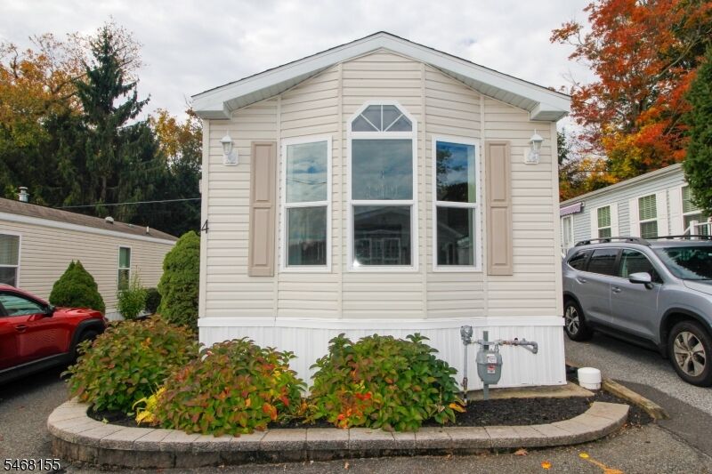 Property Photo: 4 Makepeace Rd NJ 07438