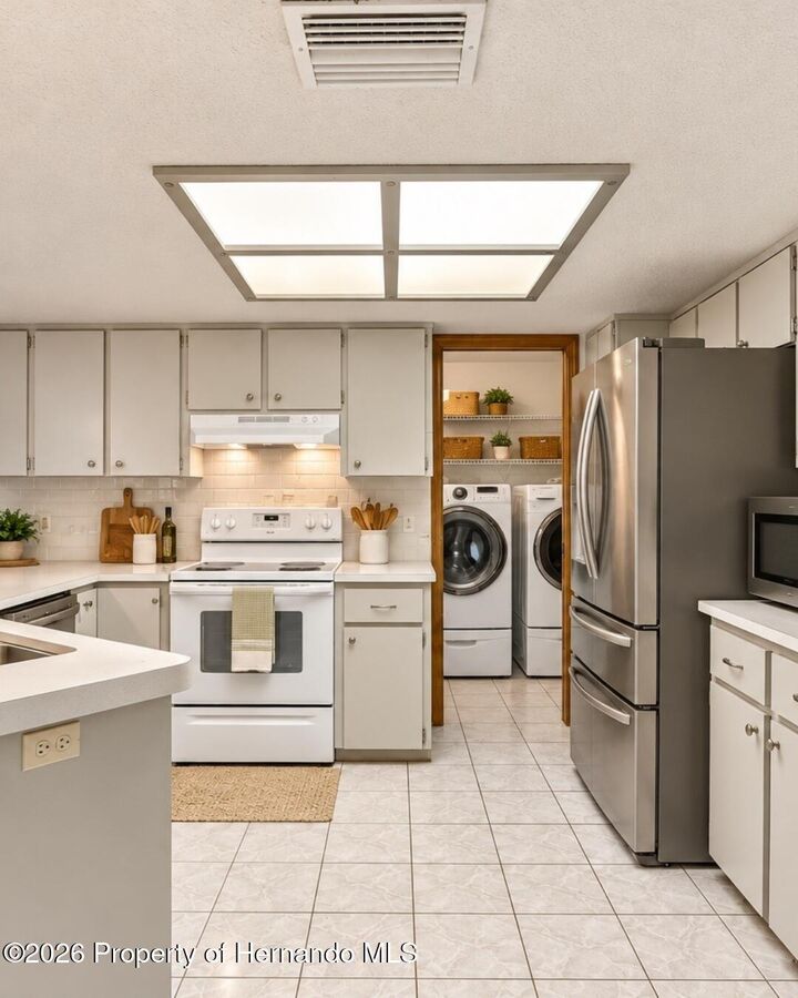Property Photo:  8382 Pinewood Avenue  FL 34613 