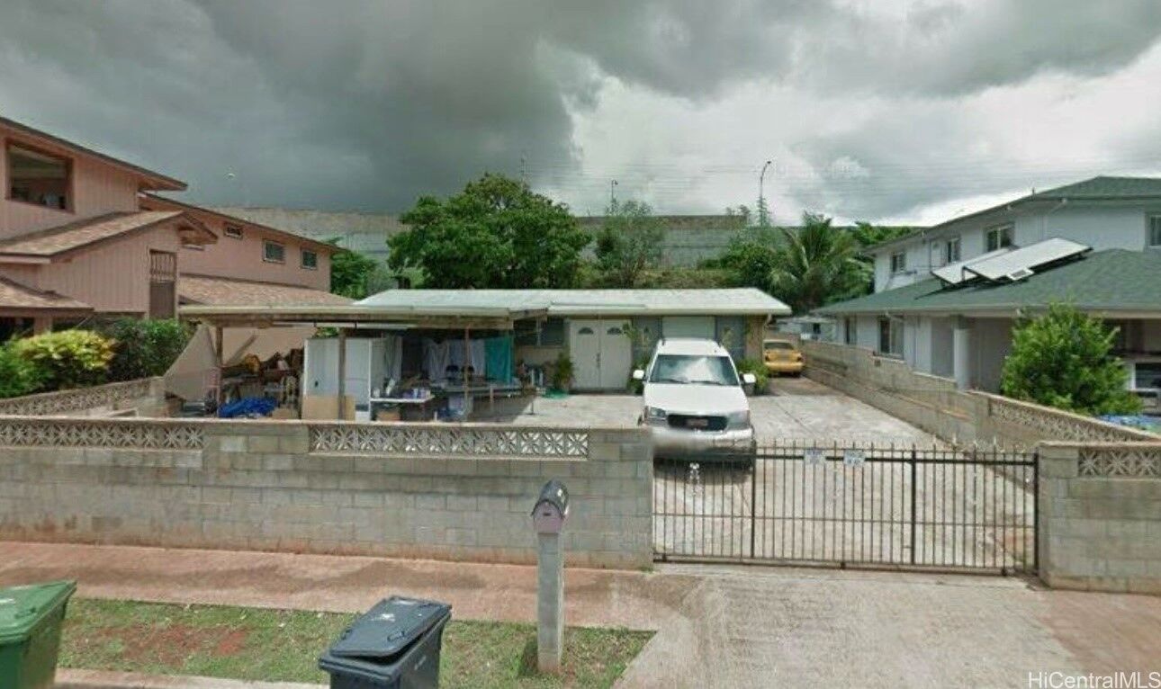 Property Photo: 94-522 Kipou Street HI 96797