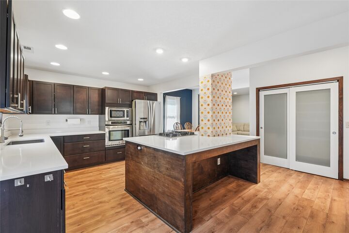 Property Photo:  725 27th Street  IA 50312 