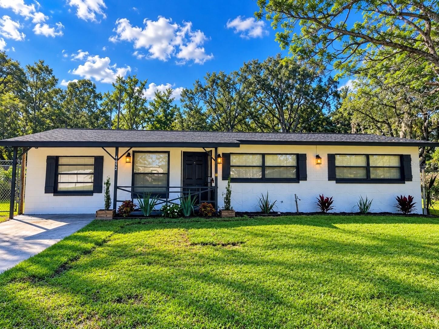 Property Photo: 4692 Barley Street FL 32811