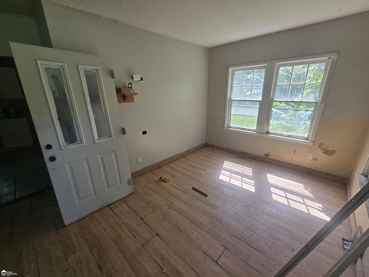 Property Photo:  3233 Home Avenue  MI 48504 