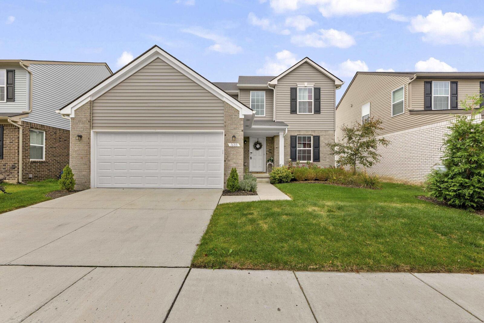 Property Photo:  1688 Maple Leaf Lane  MI 48198 