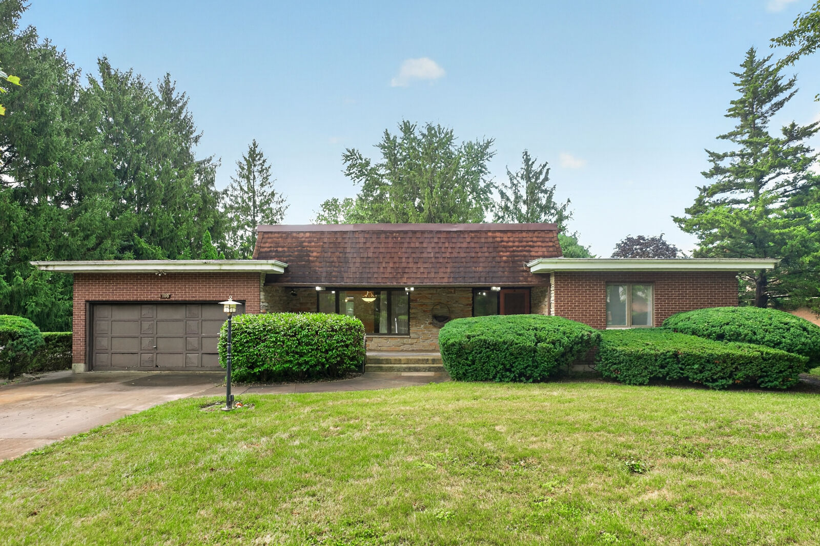 Property Photo:  100 Forsythe Lane  IL 60115 