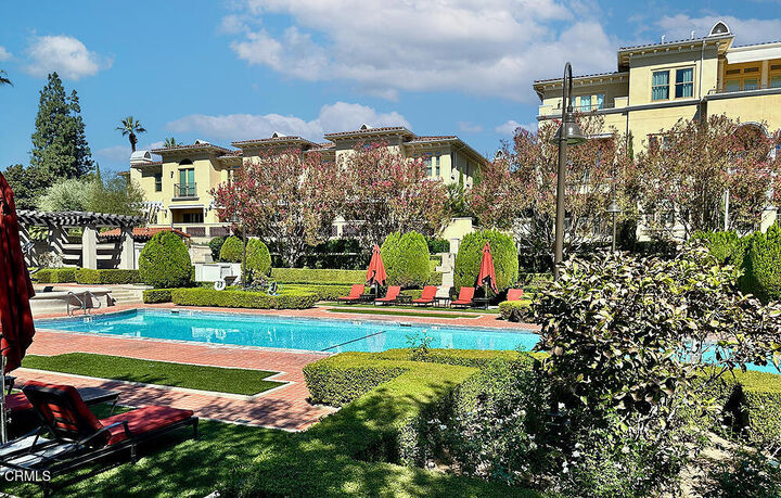 Property Photo:  110 S Orange Grove Boulevard 106  CA 91105 