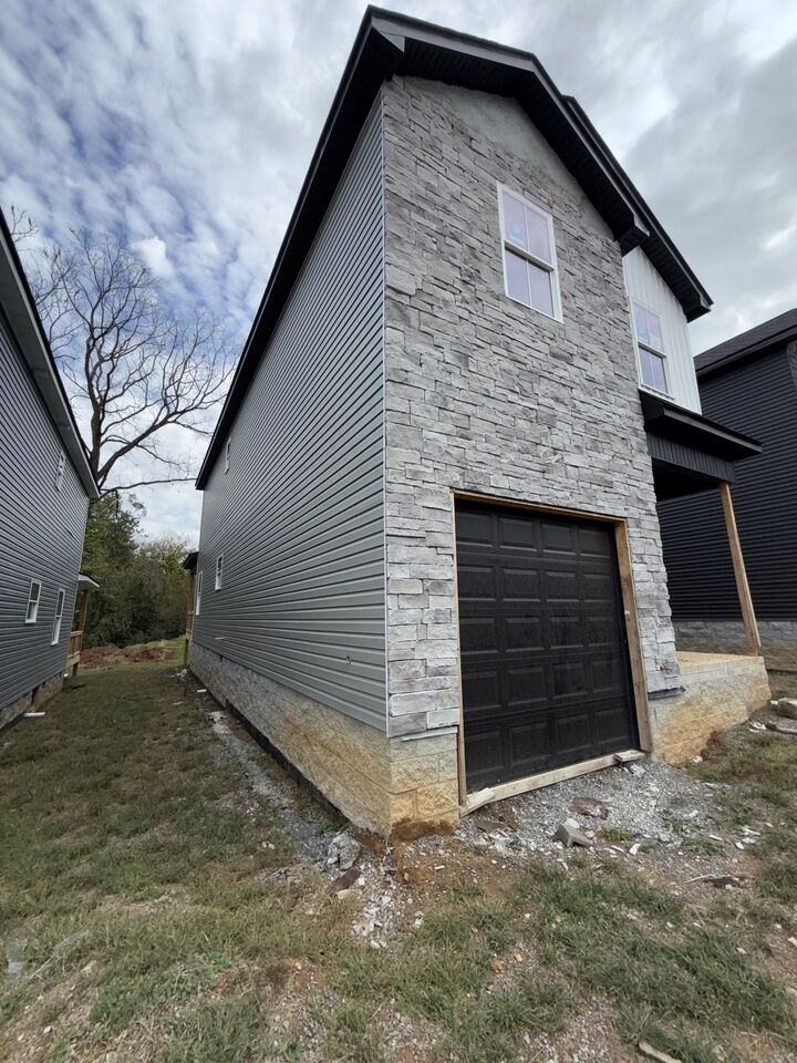 Property Photo:  819 Gracey Ave  TN 37040 