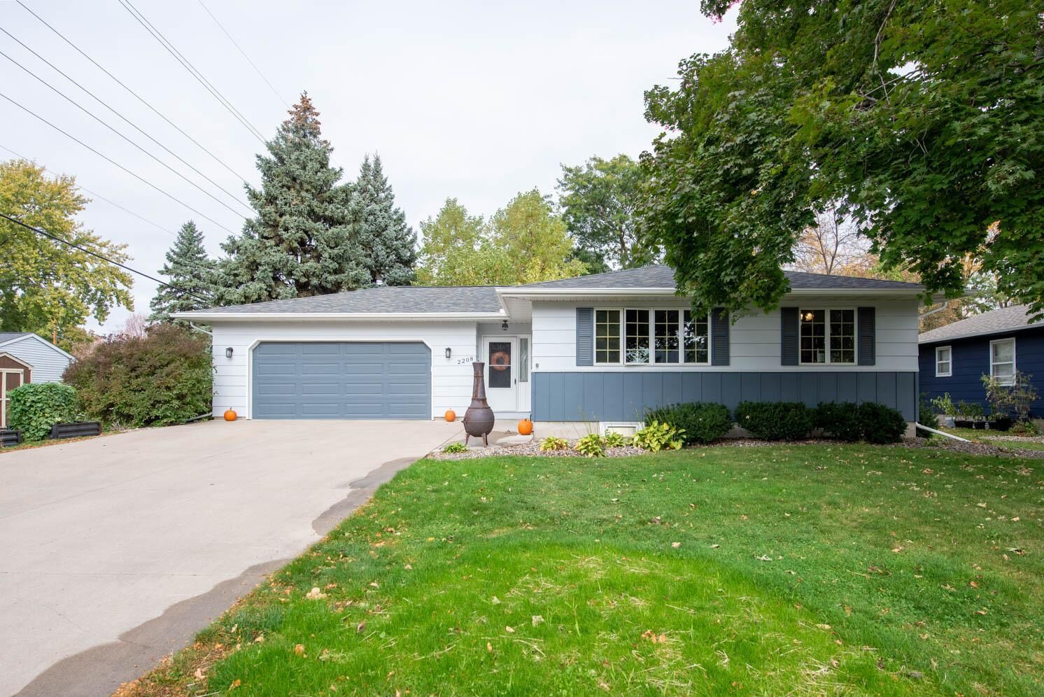 Property Photo:  2208 Marwood Drive  MN 56001 
