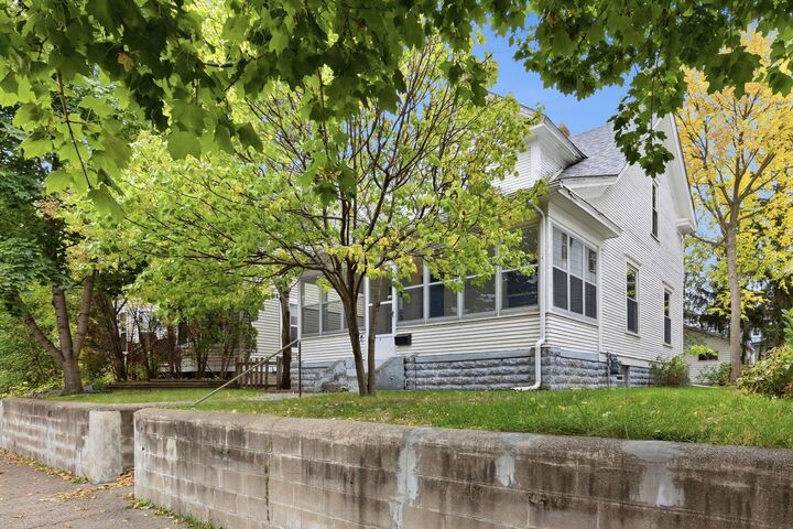 Property Photo:  2636 Aldrich Avenue S  MN 55408 