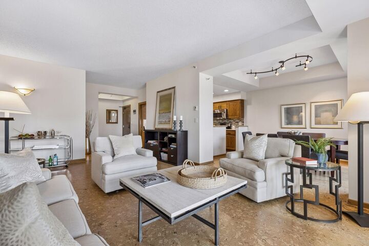 Property Photo:  1201 Yale Place 408  MN 55403 