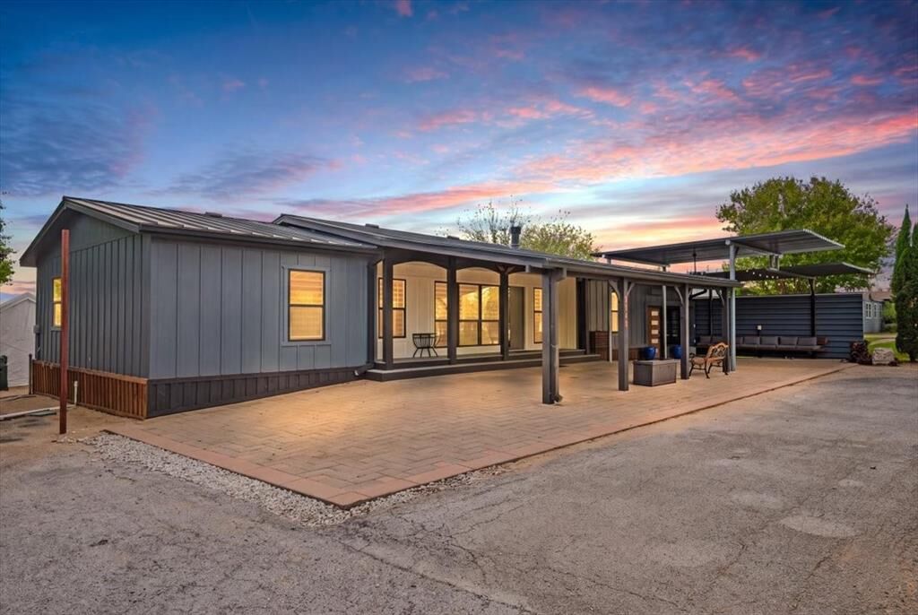 Photo de la propriété:  9048 Magnolia Blossom Trail  TX 76131 