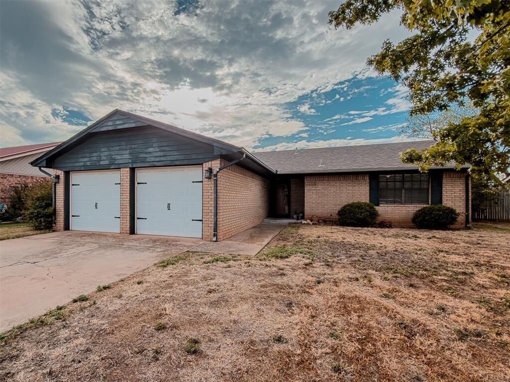 Property Photo: 3308 S 25th Street OK 73018