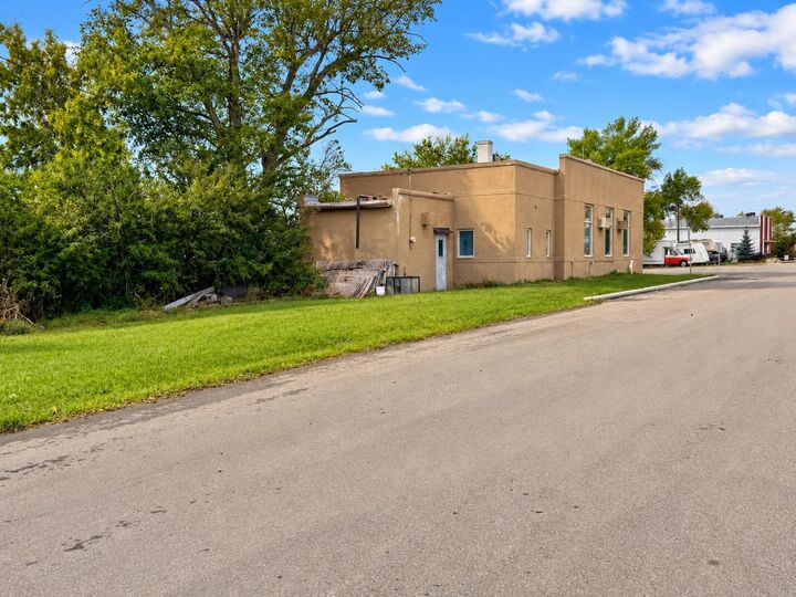 Property Photo:  721 Broadway Road  AB T0J 3G0 