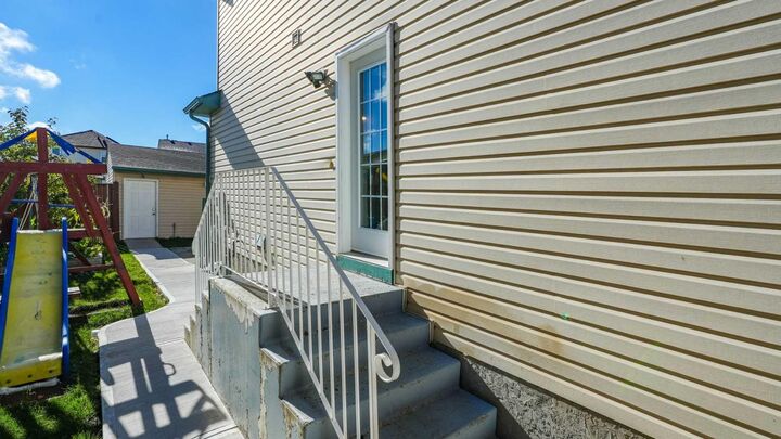 Property Photo:  291 Taravista Street NE  AB T3J 4S5 