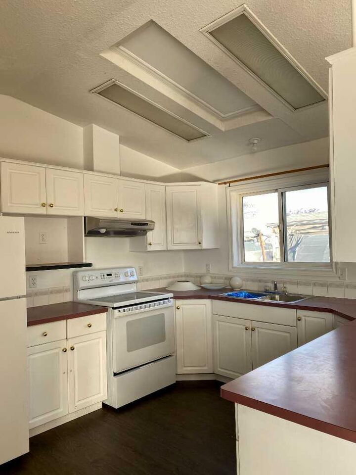 Property Photo:  9630 122 Avenue  AB T8V 6B1 