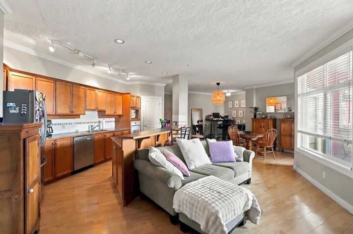 Property Photo:  59 22 Avenue SW 410  AB T2S 3C7 