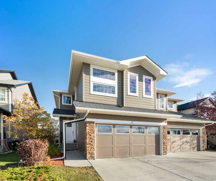 Property Photo:  20 Evanswood Circle NW  AB T3P 0K1 