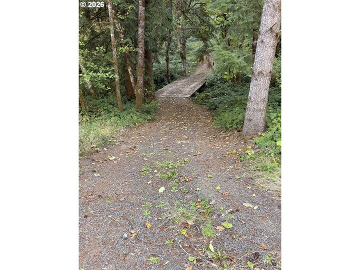 Property Photo:  
