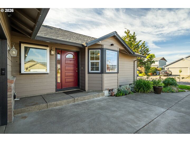 Property Photo: 1061 Applegate Pl OR 97446