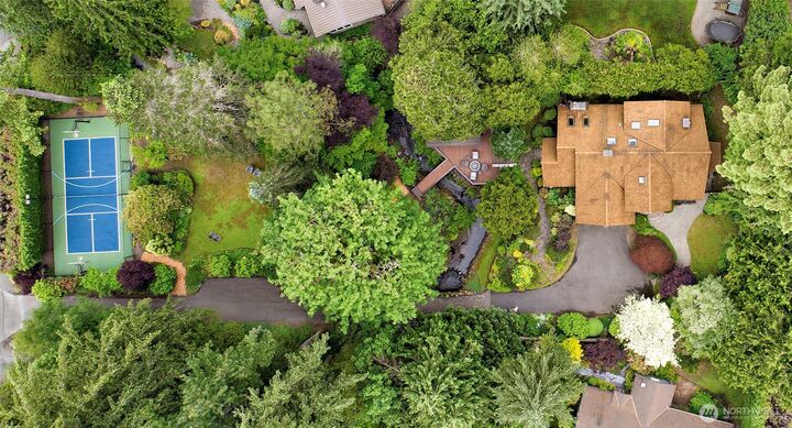 Property Photo: 17410 44th Avenue NE WA 98155