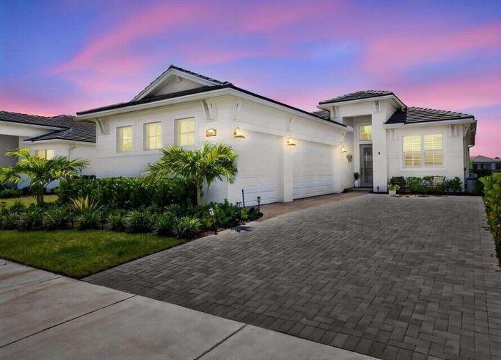 Property Photo:  8605 SW Cantante Way  FL 34987 