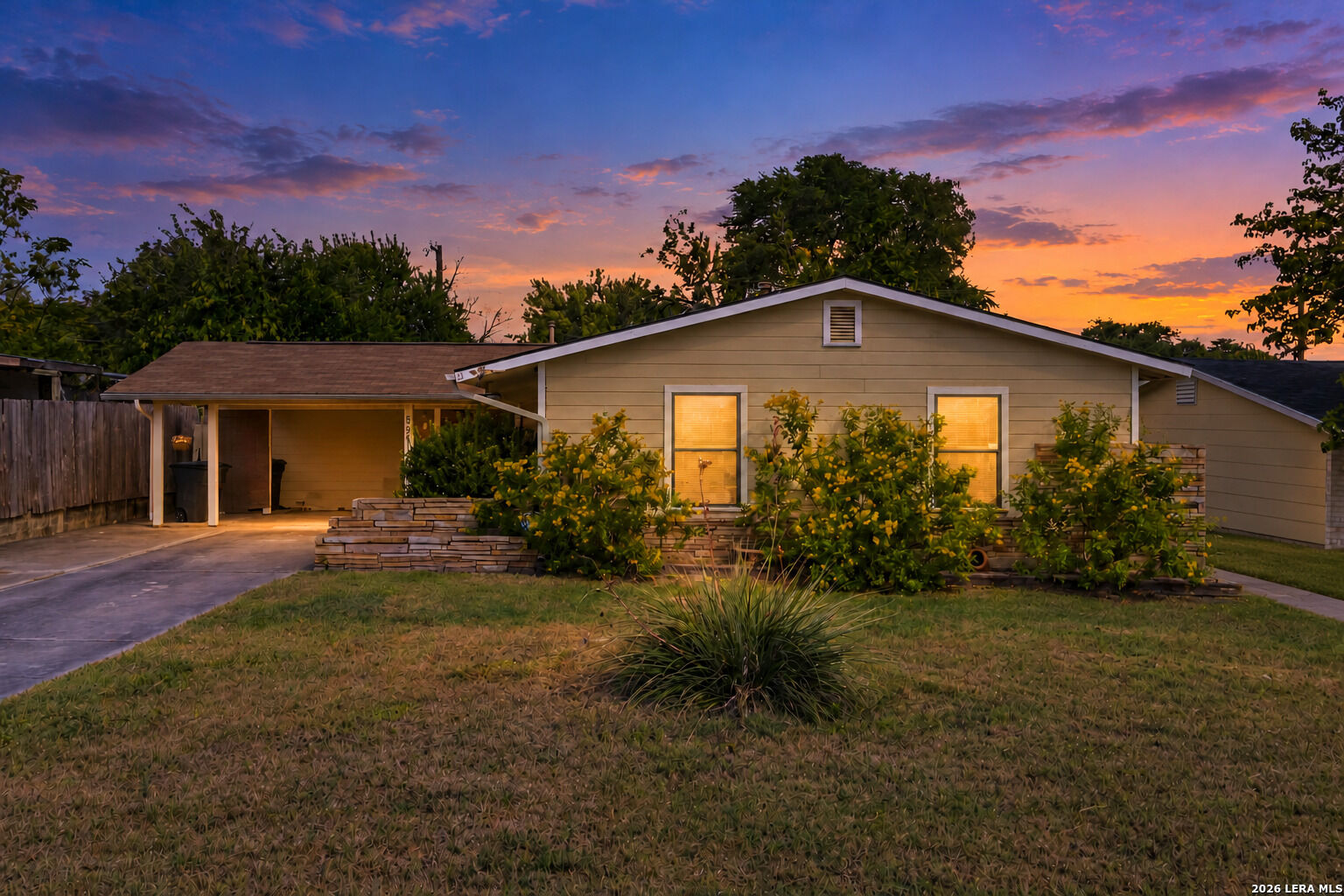 Property Photo:  551 Craigmont Ln  TX 78213 