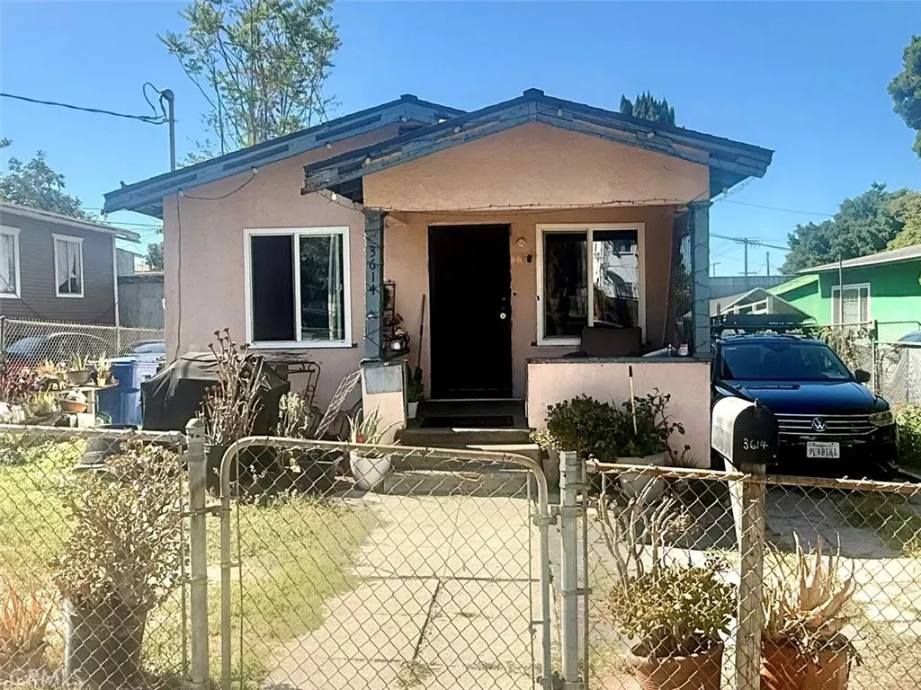 Property Photo:  3614 Bellevue  CA 90026 