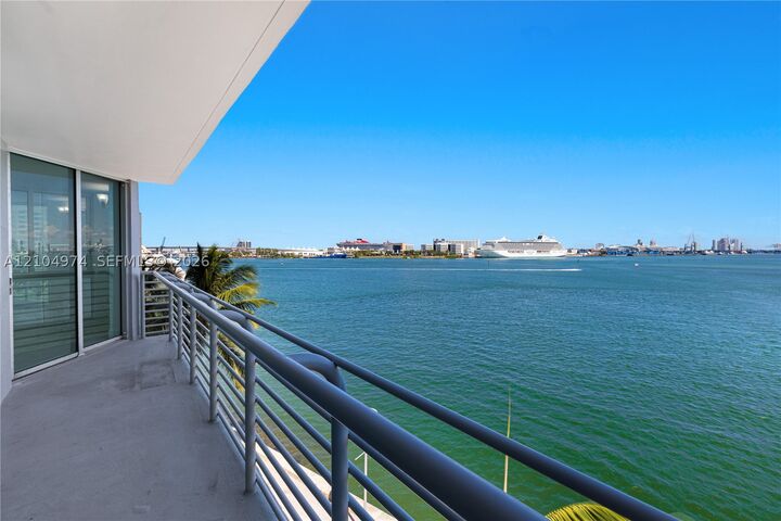 Property Photo:  335 S Biscayne Blvd 412  FL 33131 