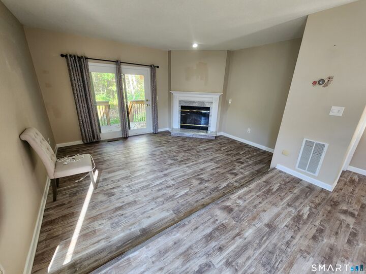 Property Photo:  882 North Colony Road 57  CT 06450 