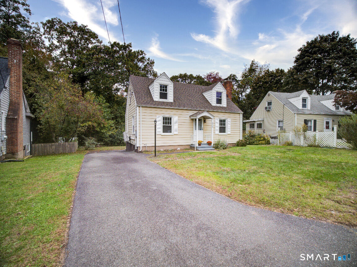 Property Photo:  212 Dorrance Street  CT 06518 