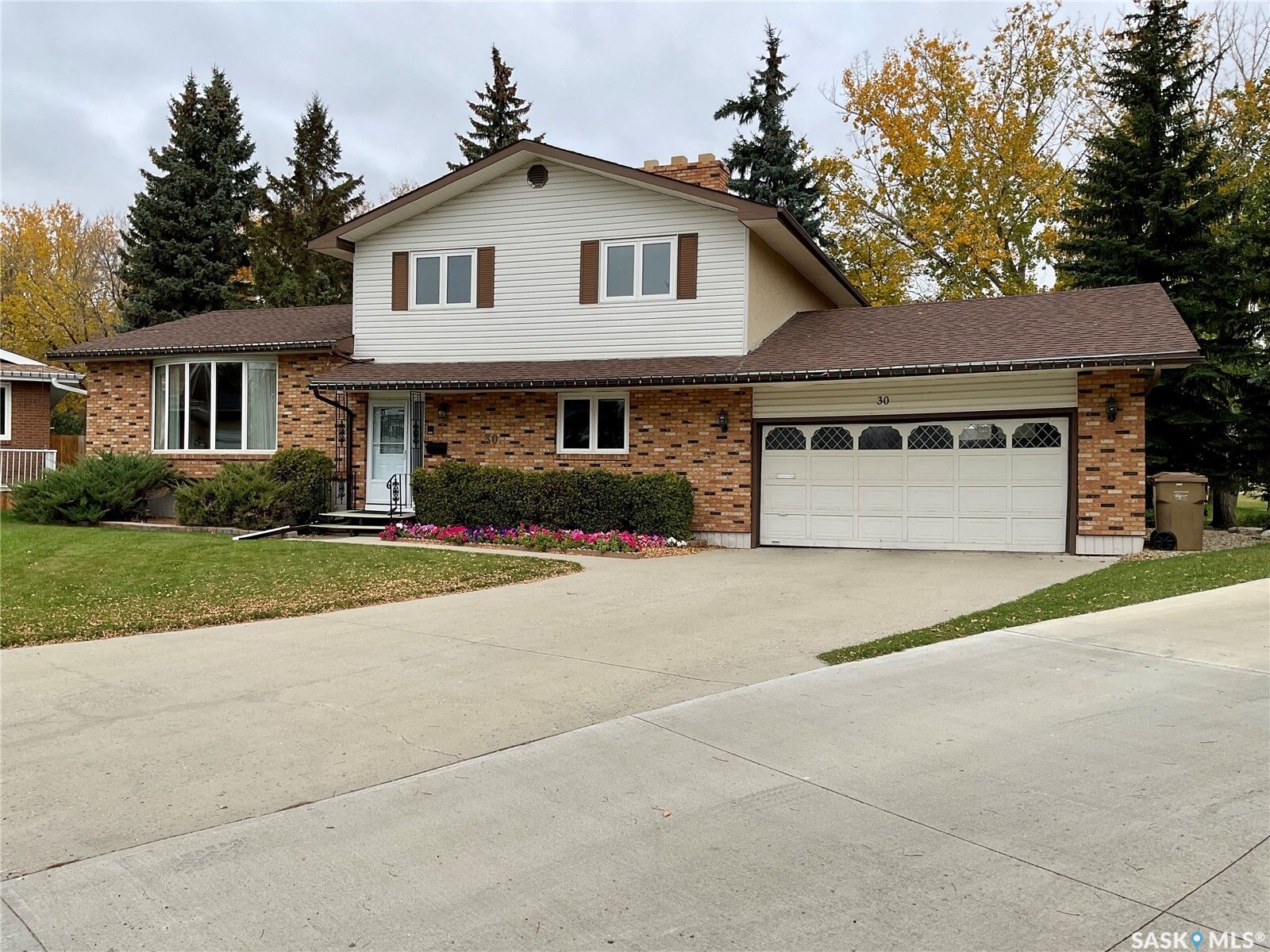 Property Photo:  30 Nicol Place  SK S4V 0B9 