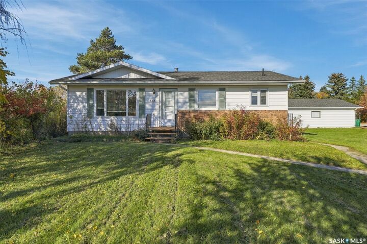 Property Photo:  305 3rd Avenue  SK S0G 1K0 