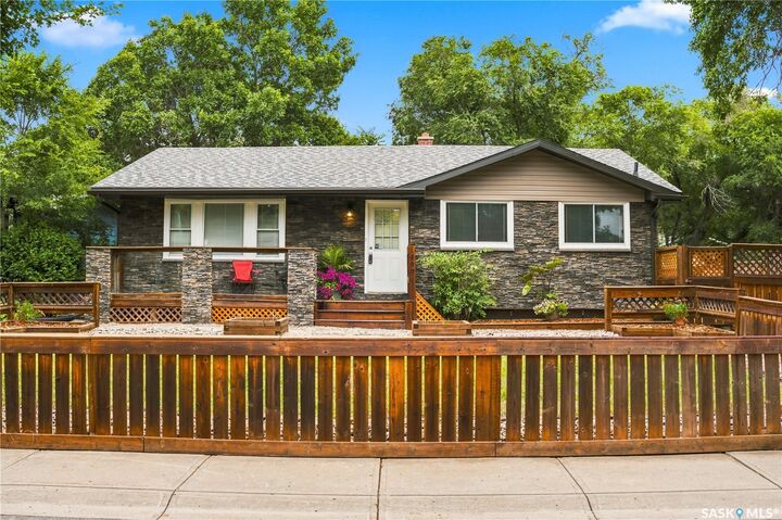Property Photo:  1409 Shannon Road  SK S4S 5L4 