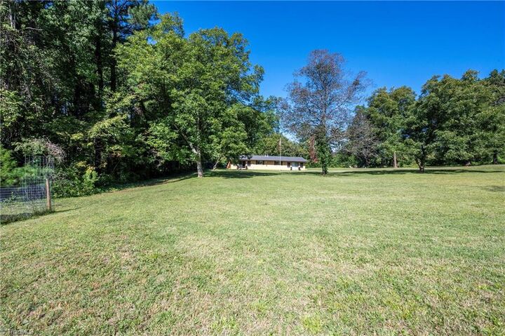Property Photo:  490 Pinecroft Boulevard  NC 27295 