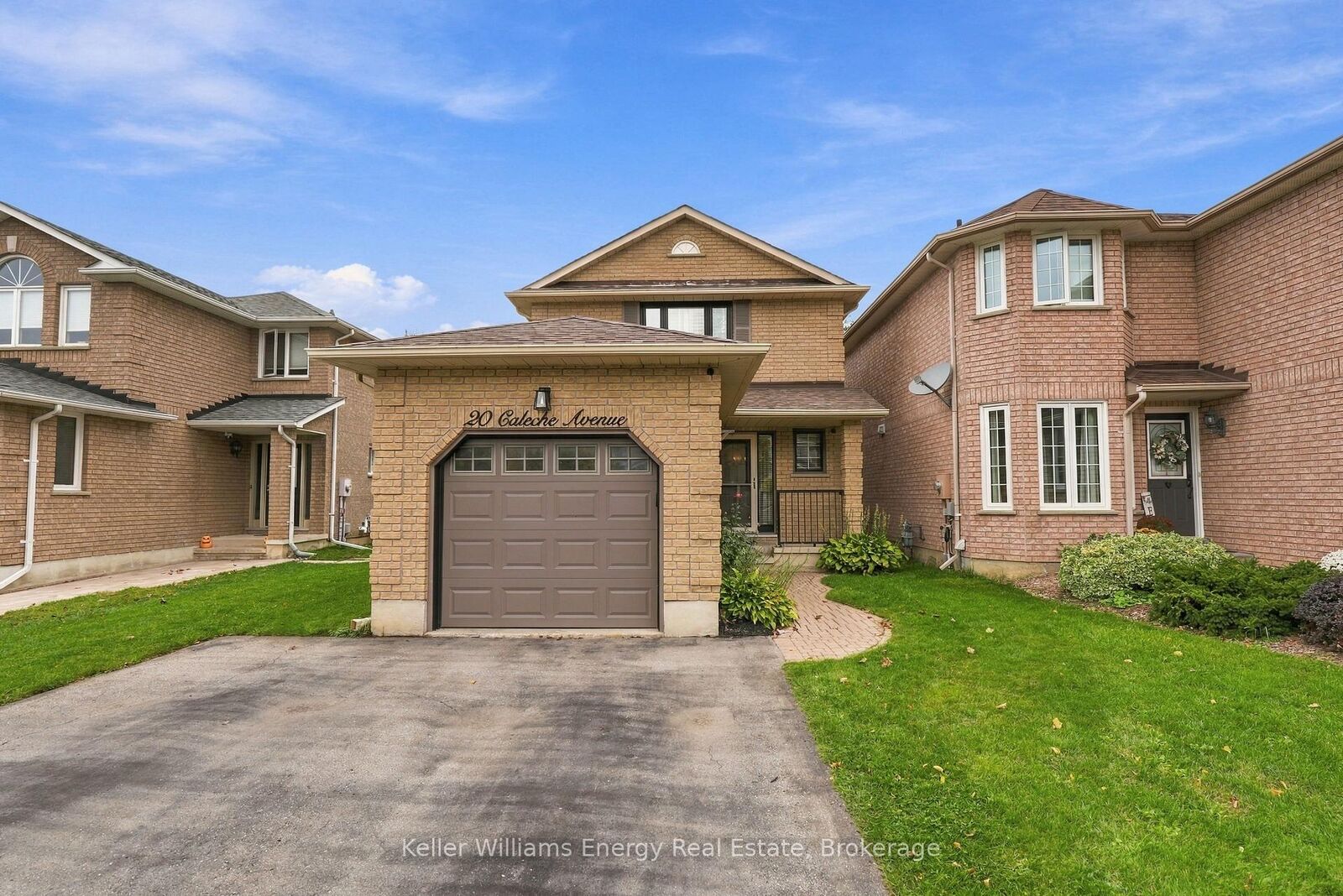 Property Photo:  20 Caleche Avenue  ON L1E 3A3 