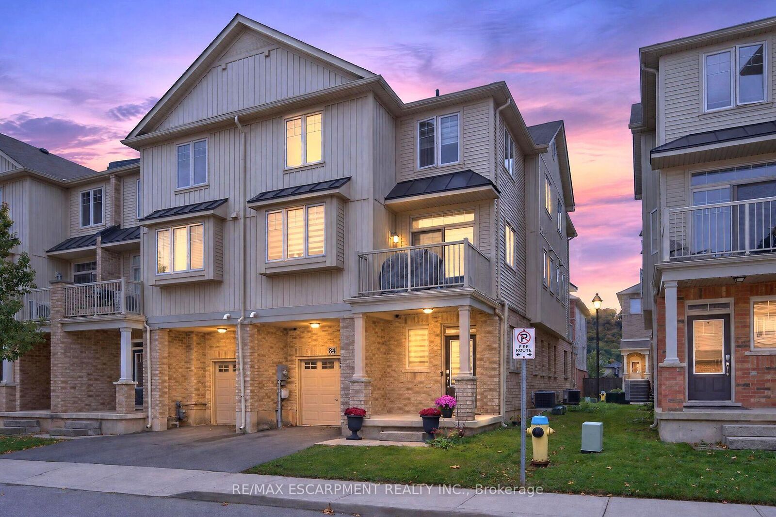 Property Photo:  6 Chestnut Drive 84  ON L3M 3X8 