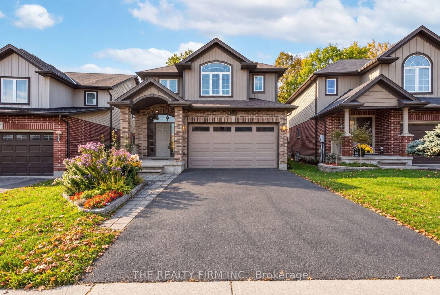 Property Photo:  2027 Springridge Drive  ON N5X 0H1 