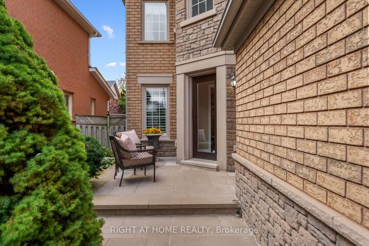 Property Photo:  5954 Hemingway Road  ON L5M 5M1 