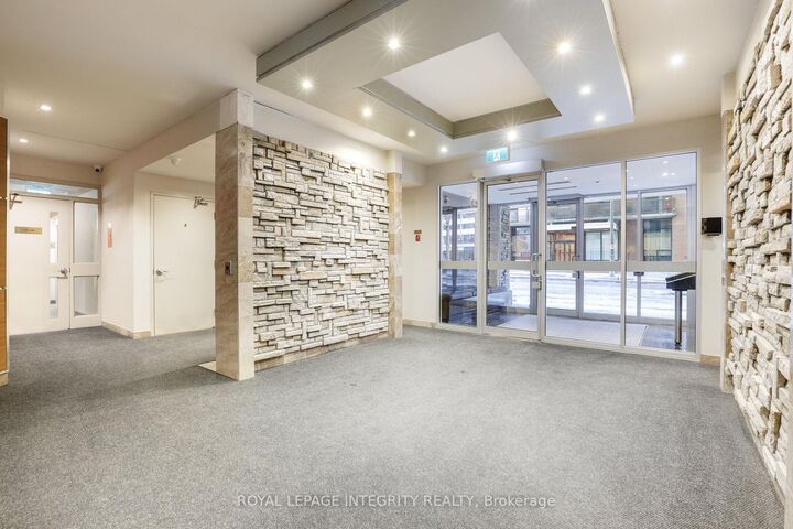 Property Photo:  470 Laurier Avenue W 1004  ON K1R 7W9 